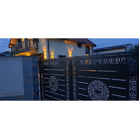 Porți metalice batante din 2 bucăți debitate laser cu model abstract personalizat cod 027