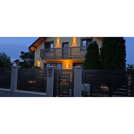 Porți metalice batante din 2 bucăți debitate laser cu model abstract personalizat cod 027