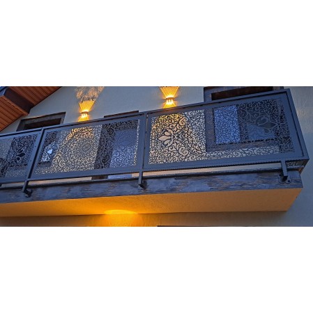 Porți metalice batante din 2 bucăți debitate laser cu model abstract personalizat cod 027