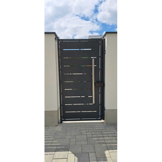Porți metalice batante din 3 bucăți debitate laser model simplu liniar 038