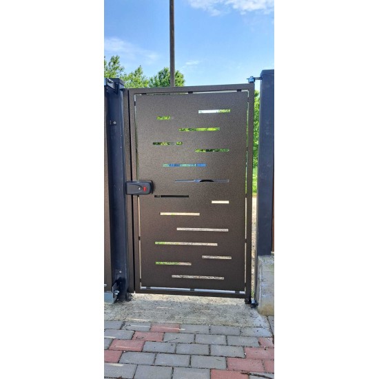 Porți metalice batante din 3 bucăți debitate laser model simplu liniar 039